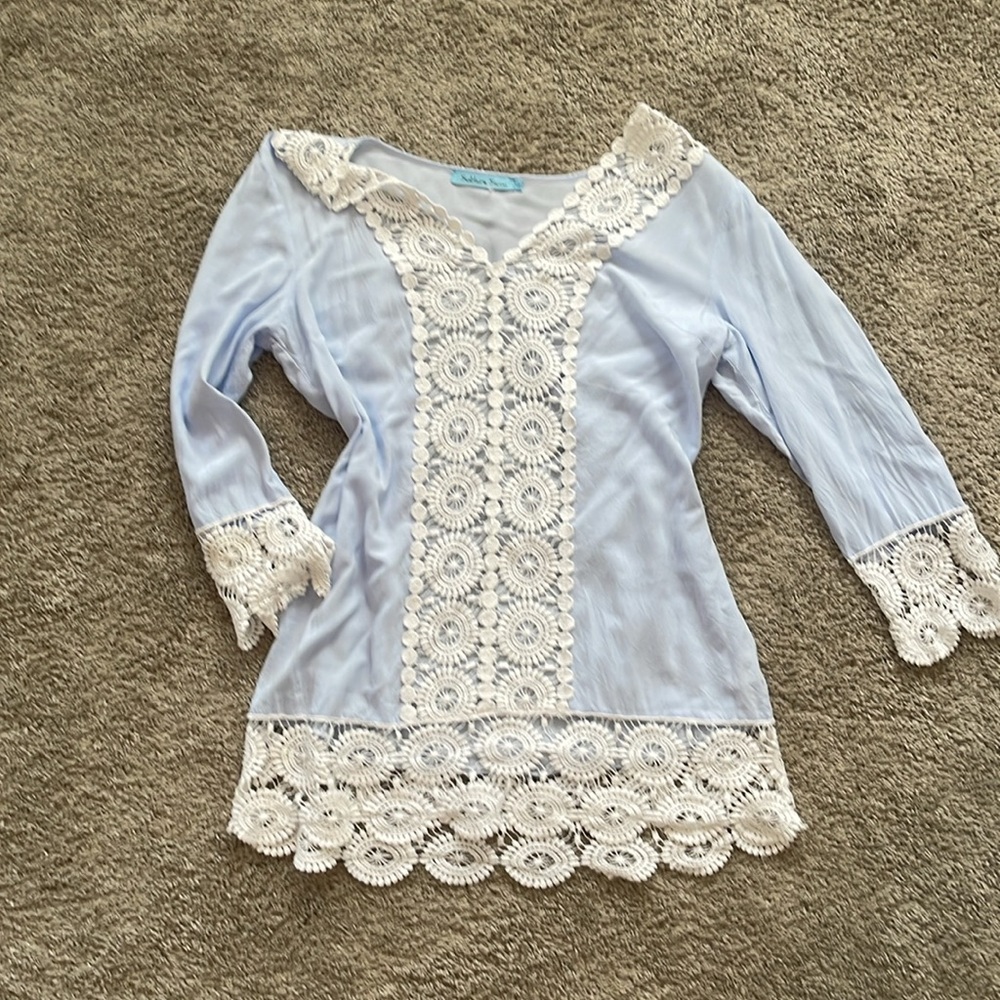 Light Blue Tunic with White Lace Accents Perfect Pool Coverup size Large